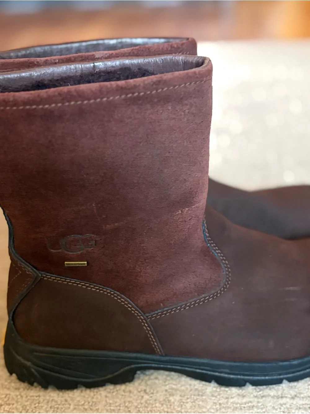 UGG WATERPROOF Men’s Gore-Tex Sheepskin Lined Winter Boots Brown Size 11.5